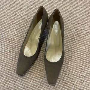 NWOB Bruno Magli neutral pumps, size 7